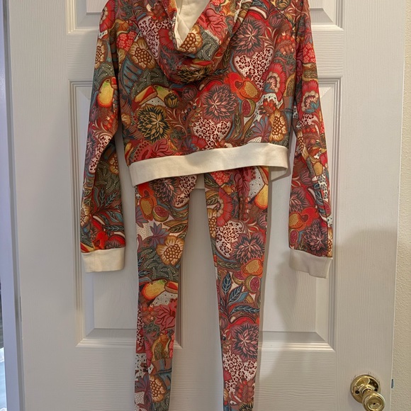 Adidas Originals x The Farm Company tropical/floral collection track suit - Picture 2 of 6